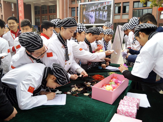 ������ʮ���콱�ա��ҵ���+��ת�̣�С�����ǽ�Ʒ�õ�������