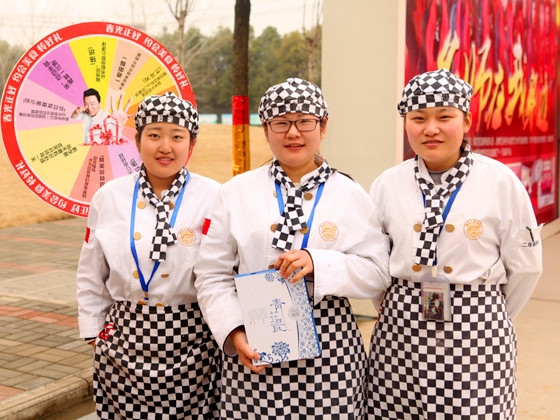 ������ʮ���콱�ա��ҵ���+��ת�̣�С�����ǽ�Ʒ�õ�������