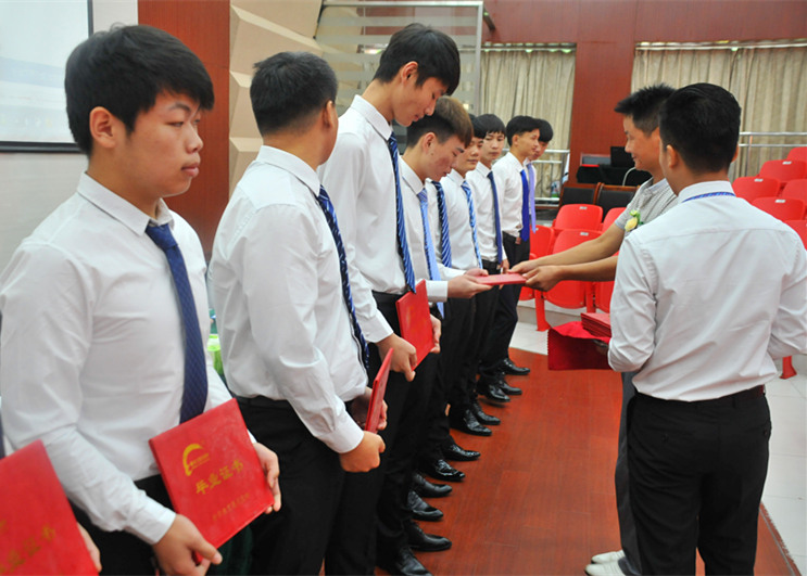 人海相遇皆是缘,友谊真挚直比天——大厨精英14-9班毕业典礼