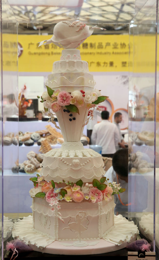 ���Ϻ����ʺ決չ������һȺ�й��µ�......