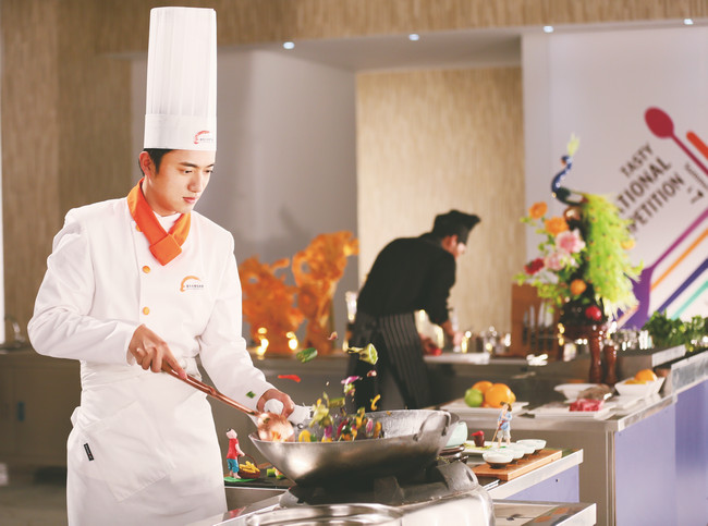 《绝世高手》主创与安徽新东方学子过招,谁更胜一筹?