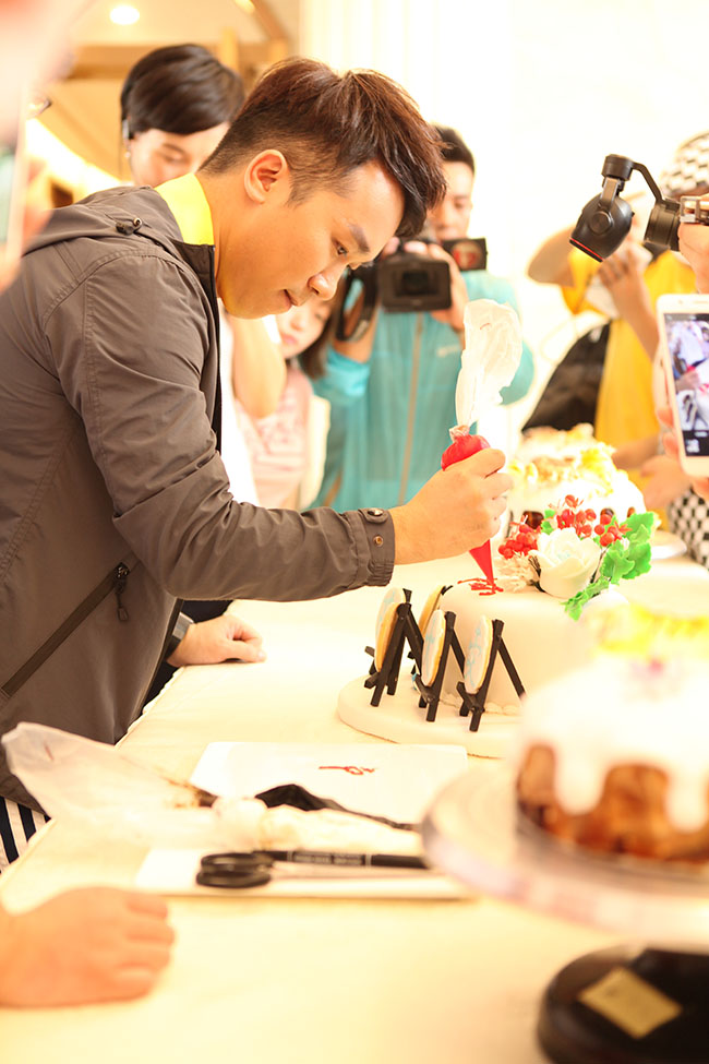 ���������֡�·���߽������¶������ר��ѧԺ��Ц��������