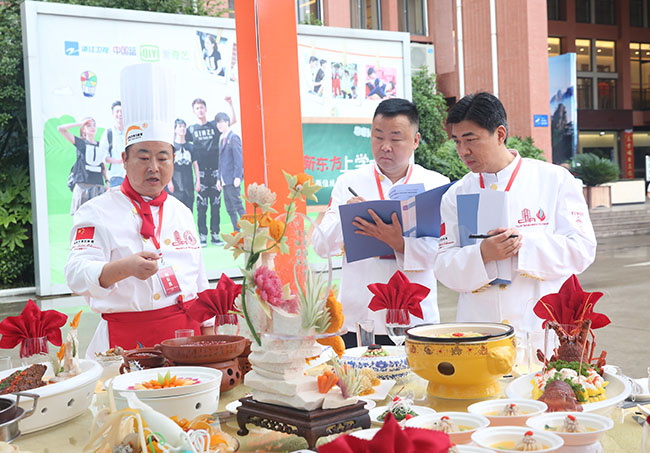 超强评委阵容 助阵巅峰赛事