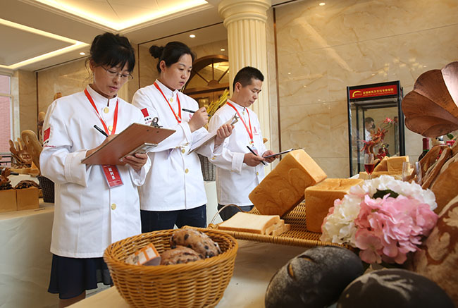 超强评委阵容 助阵巅峰赛事