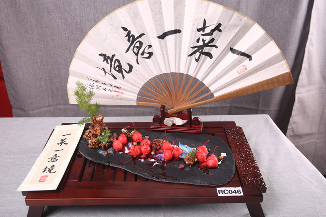 ��ʳ��������������װ�β�һ��