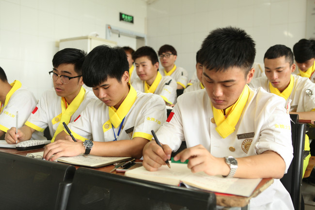 ����ʦ��У԰�����˴�ʦ��С���ֳ�ʾ�����ڴ�������