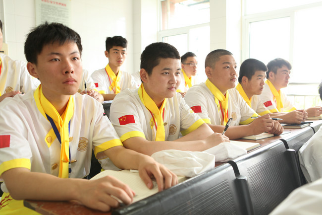 ����ʦ��У԰�����˴�ʦ��С���ֳ�ʾ�����ڴ�������