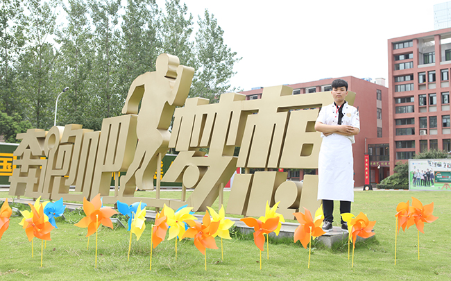 安庆大男孩江进:奔跑吧我的厨师梦!