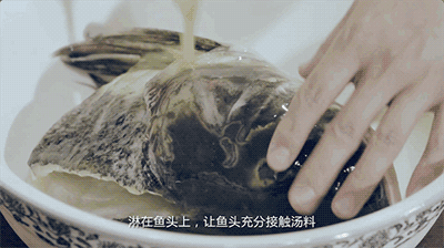 【饕宴】阳显华经典湘菜创新做 新洞庭湖鱼头王