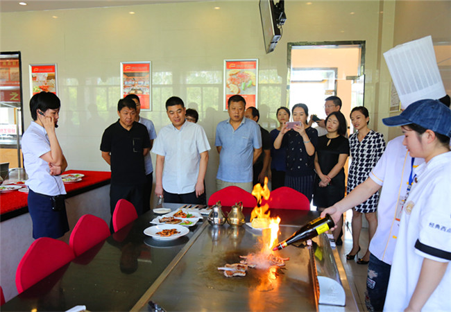 ���һ�ӭ�����з�̨������ׯ�쵼һ��ݰ����Ժָ��