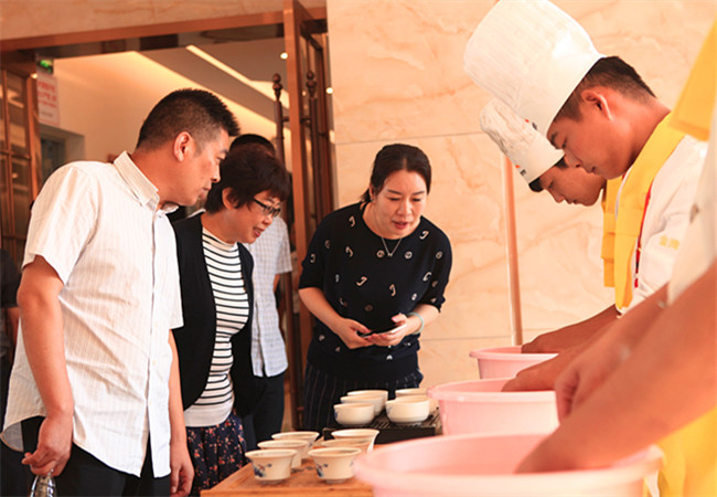 ���һ�ӭ�����з�̨������ׯ�쵼һ��ݰ����Ժָ��