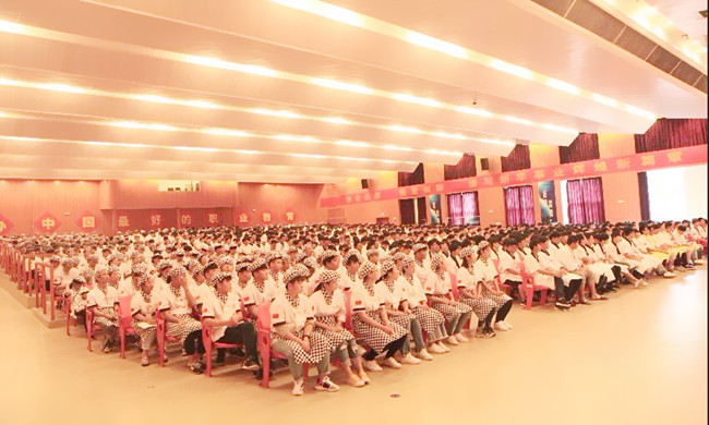 ºÃѧÀúºÃδÀ´ 2017³É¿¼¸¨µ¼°à¿ª°àµäÀñ³É¹¦¾Ù°ì