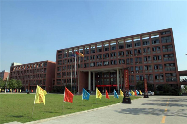 ѧ��ʦ�ĸ�ѧУ�ã�