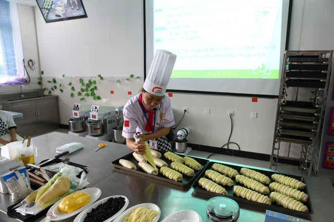 ѧ�����ĸ�ѧУ�ã�