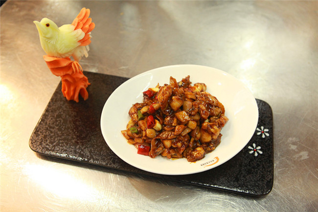 ����ʦ���á�з�����㡢ţ�ܣ���ε�ʾ���β���