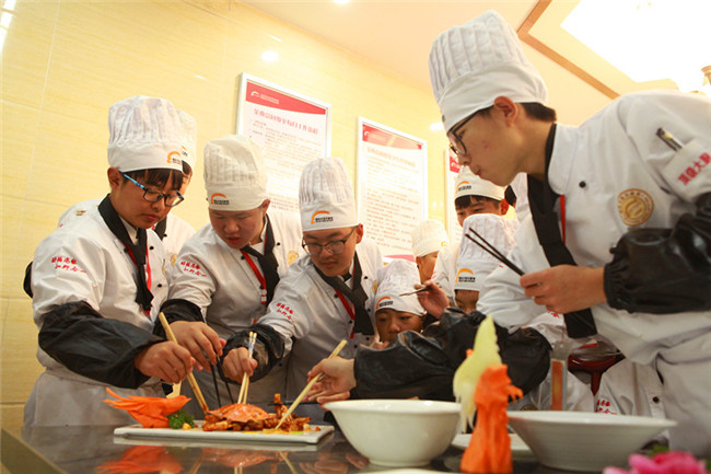 ����ʦ���á�з�����㡢ţ�ܣ���ε�ʾ���β���