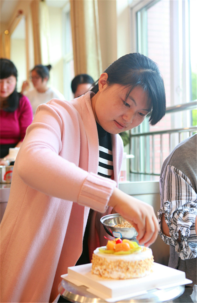 �Ϸ�����վ�������ܹ������ں決��ѵ�࿪���ˣ�