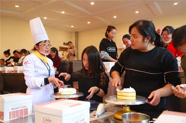 �Ϸ�����վ�������ܹ������ں決��ѵ�࿪���ˣ�