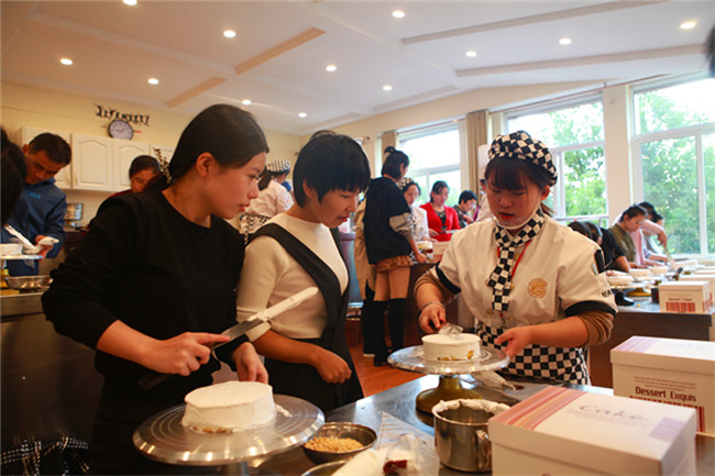 �Ϸ�����վ�������ܹ������ں決��ѵ�࿪���ˣ�