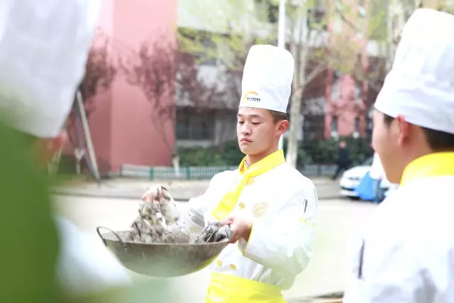 ѧ��ʦ�ĺ��������Ƕ���?