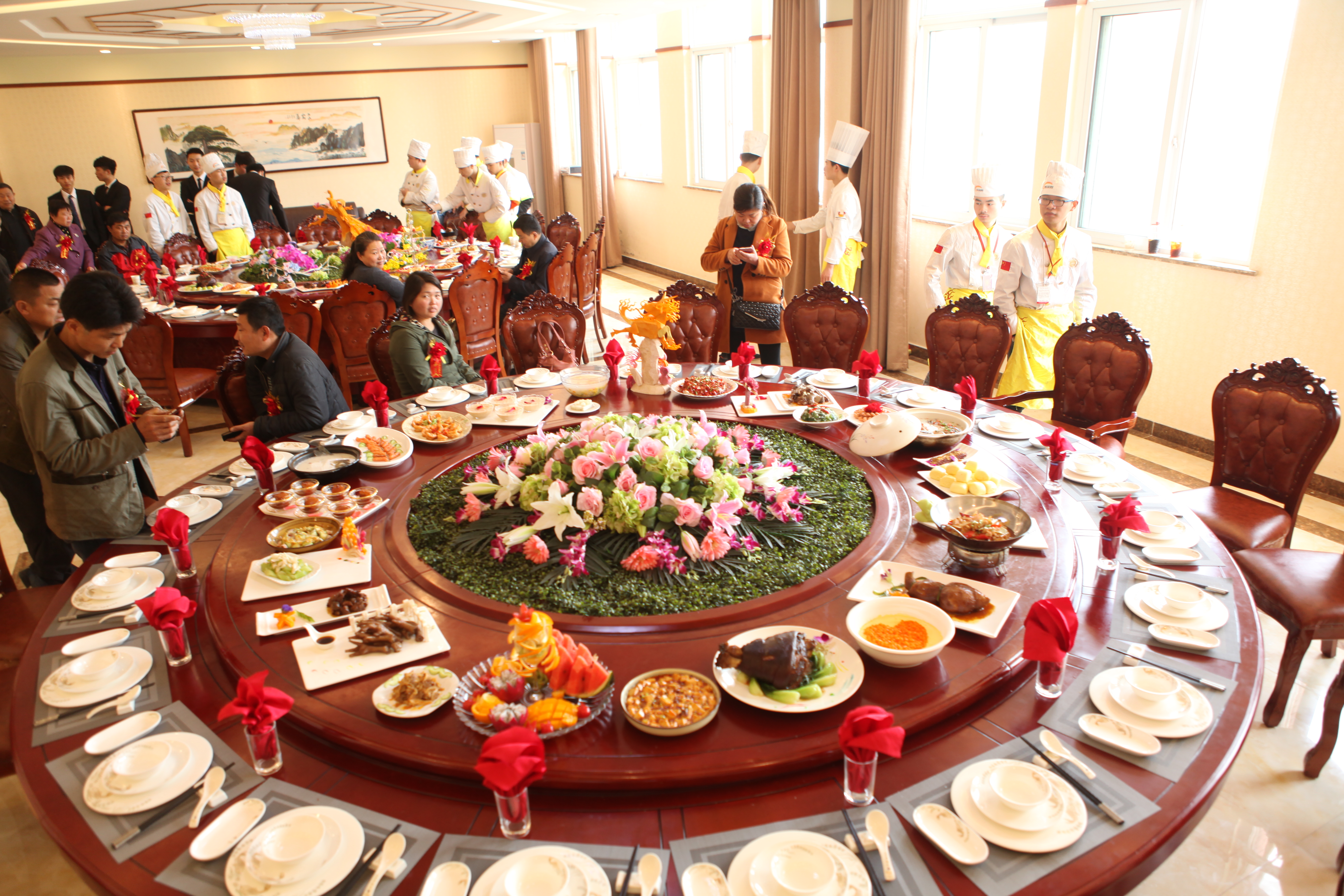 ΪʲôԽ��Խ�����ѡ���˳�ʦ��ҵ��