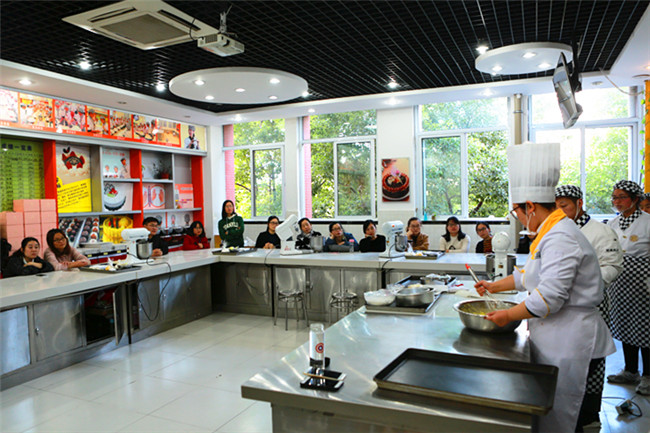 �Ϸ�����վ�������ܹ���決��ѵ�ٶ���Ϯ