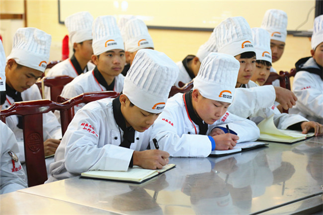 ����ʦ���á�С���ﻴ��������ܳ����Ĵ�ʦ��Ժ�ڿ�