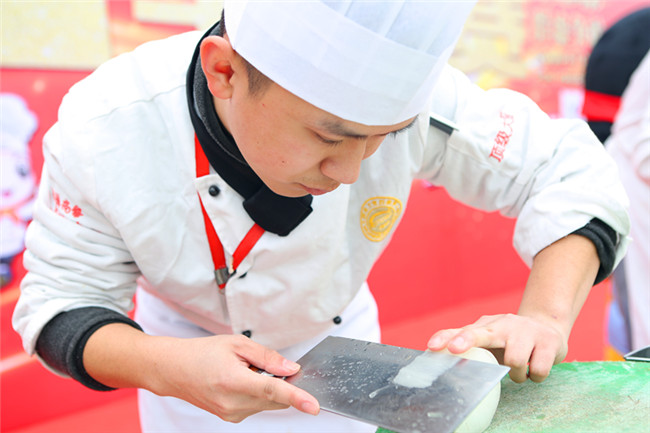 �����¶���2018�괺��ϵ�н�ѧ�֮�в͵������������ȿ�չ