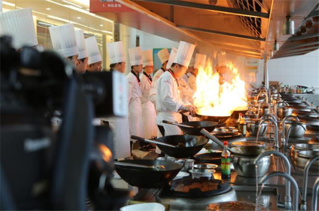 ְ���˹��������˰����Ϊ��չʾ��һ�����¶������