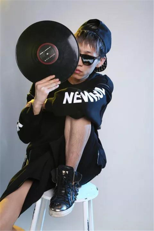 8�������������ս������¶��� ����ȫ��ֱ������