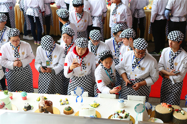 �����¶�����������רҵ����������Ʒչ�ɹ��ٰ�