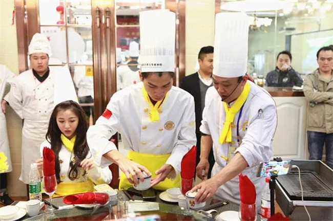 ����ѧ�ɣ��Ի��ǡ����ʷ׳� ��ϲ����