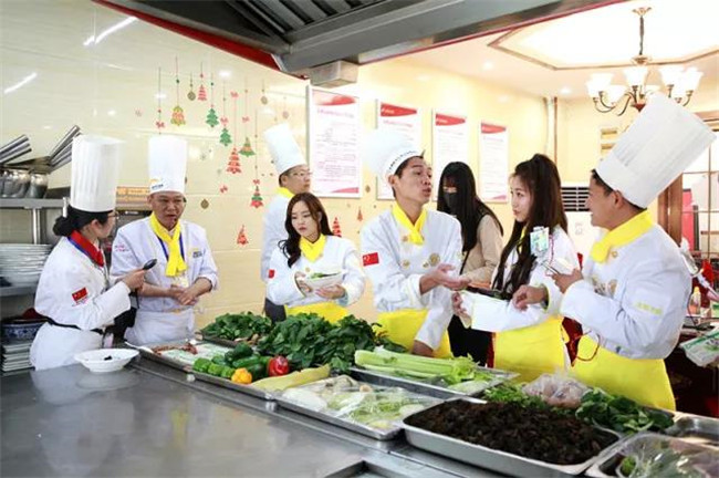 ����ѧ�ɣ��Ի��ǡ����ʷ׳� ��ϲ����