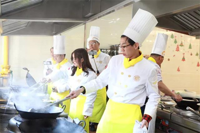 ����ѧ�ɣ��Ի��ǡ����ʷ׳� ��ϲ����