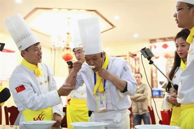 ����ѧ�ɣ��Ի��ǡ����ʷ׳� ��ϲ����