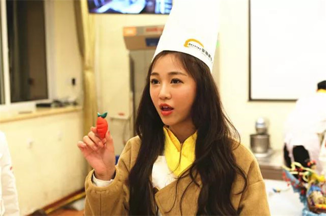 ����ѧ�ɣ��Ի��ǡ����ʷ׳� ��ϲ����