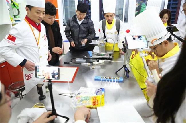 ����ѧ�ɣ��Ի��ǡ����������ʺ�ը�� ������Ʒ����ȫ��