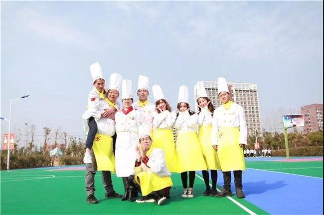 ר�á���ѧ�ɣ��Ի��ǡ����������Σ��������飬���������