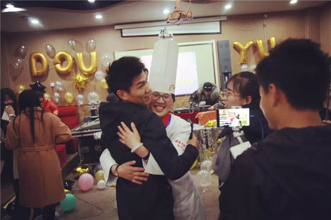 ר�á���ѧ�ɣ��Ի��ǡ����������Σ��������飬���������