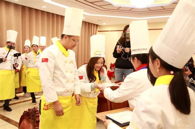 ��ҵ��ſ�������� ����ѧ�ɣ��Ի��ǣ�����ʽ�չ�