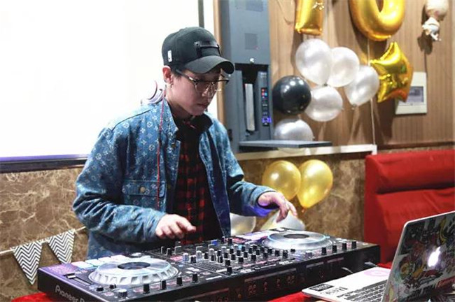 ��ҵ��ſ�������� ����ѧ�ɣ��Ի��ǣ�����ʽ�չ�