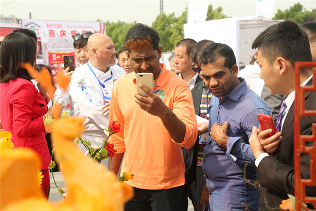 ��Ͽ������ʳ�Ļ�����|����ʷʫ����֣����������ϯչ̨ȼ���ֳ�