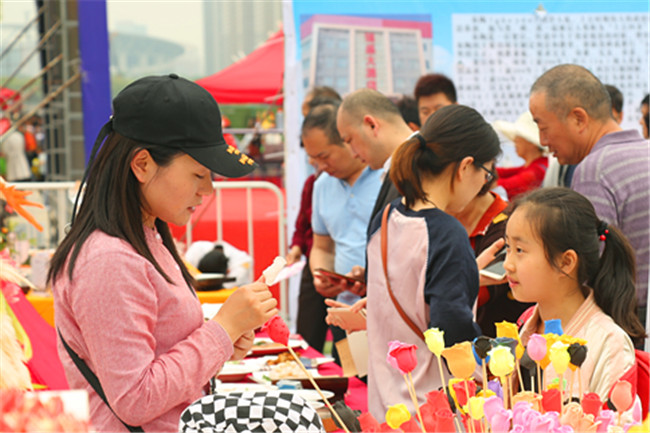 ��Ͽ������ʳ�Ļ�����|����ʷʫ����֣����������ϯչ̨ȼ���ֳ�