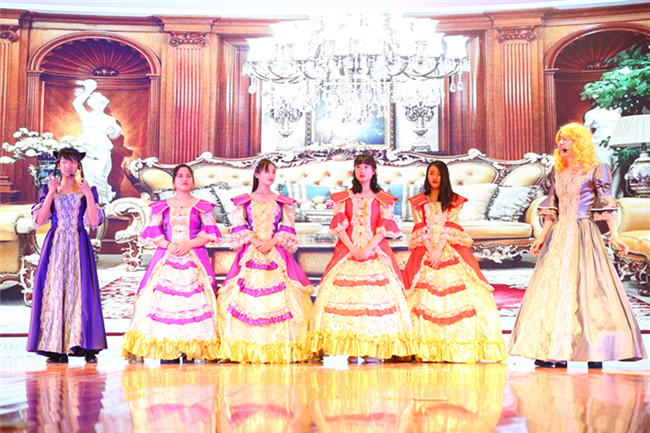 �����¶���2018����һ���ջ����߰佱ʢ��Բ����Ļ