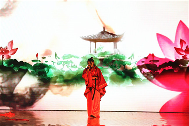 �����¶���2018����һ���ջ����߰佱ʢ��Բ����Ļ