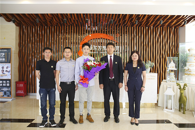 �������˱��䡷��פ��Ա�����߽��¶������ѧ������