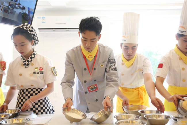 �¶������һ��֡��ɻ��֣���ը������ͯЬ�ĳԻ��ģ�