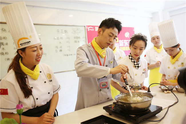 �¶������һ��֡��ɻ��֣���ը������ͯЬ�ĳԻ��ģ�