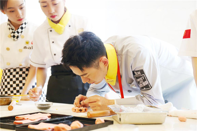 �¶������һ��֡��ɻ��֣���ը������ͯЬ�ĳԻ��ģ�