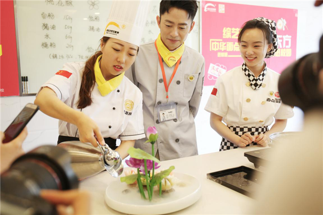 �¶������һ��֡��ɻ��֣���ը������ͯЬ�ĳԻ��ģ�